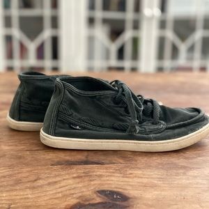 Women’s Sanuk size 5